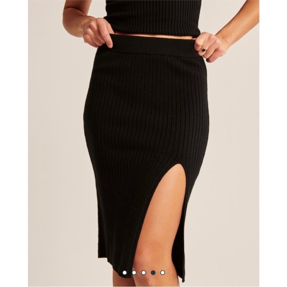 NWOT Abercrombie black ribbed bodycon slit skirt